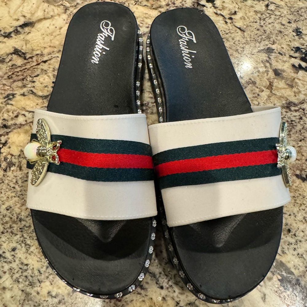 New bumblebee slides sandals, size 7 1/2 medium by fashion